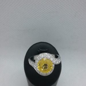 Bague saphir jaune diamants
