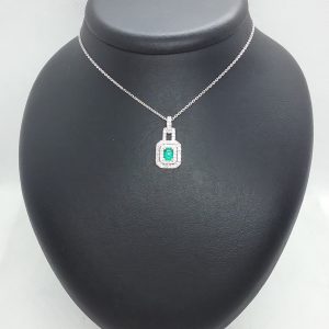 Pendentif émeraudes diamants