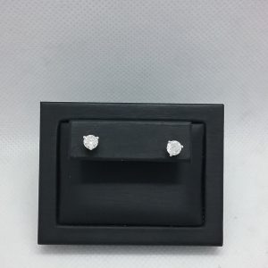 Clous d'oreilles diamants