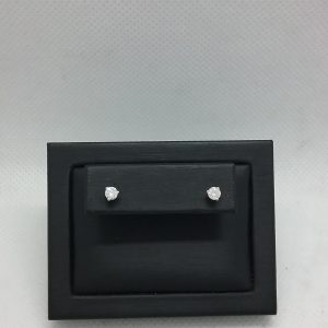 Clous d'oreilles diamants