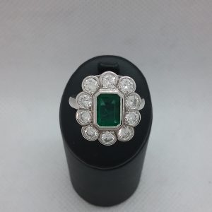Bague émeraude diamants
