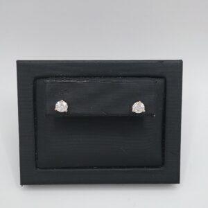 Clous d'oreilles diamants