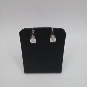 Clous d'oreilles diamants