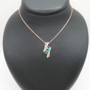 Collier pendentif émeraudes diamants